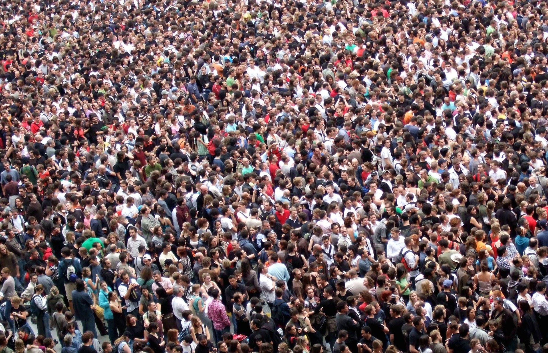 a crowd of people
